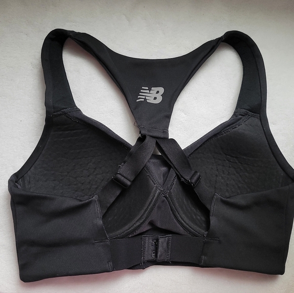 New Balance Women's Black Sports Bra - Picture 4 of 10